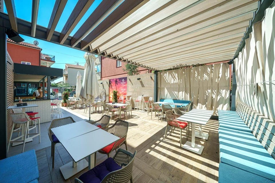 Bar/lounge