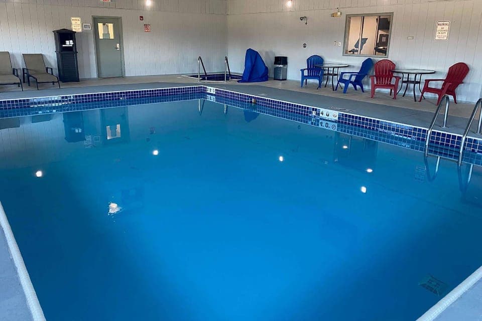 Swimming pool