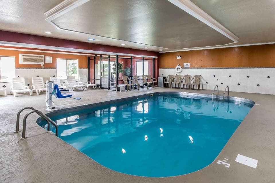 Quality Inn & Suites Evansville North Hotel in Indiana