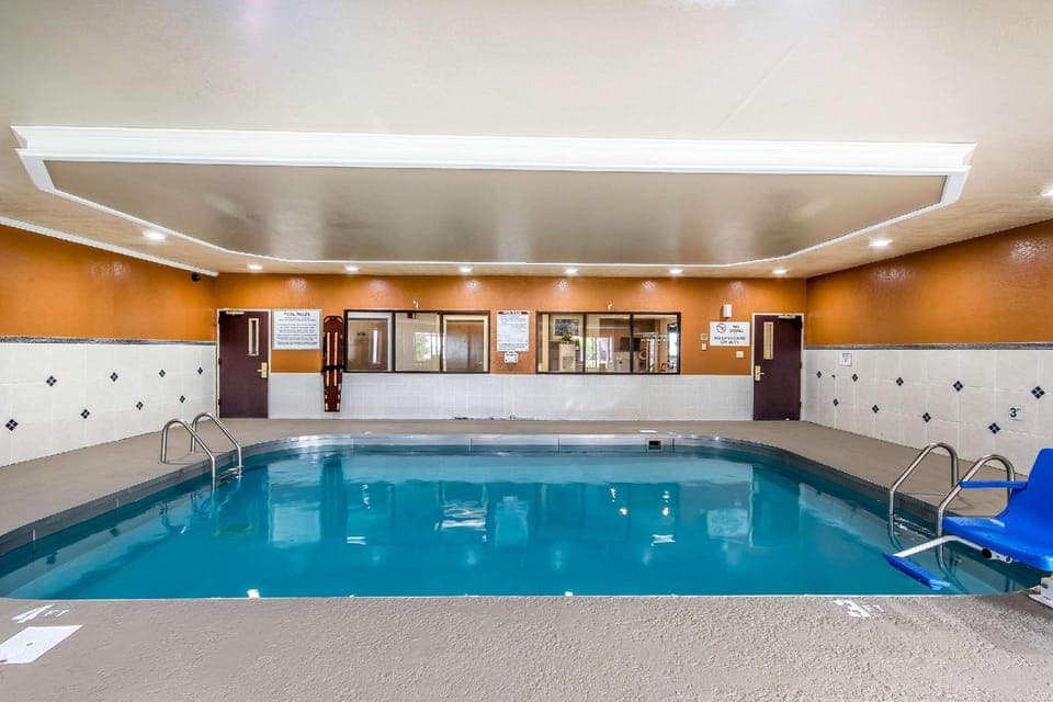 Quality Inn & Suites Evansville North Hotel in Indiana
