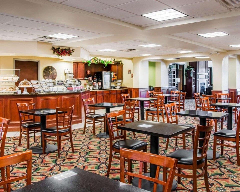 Comfort Suites Findlay I-75 near Sports Complex Hotel in Findlay