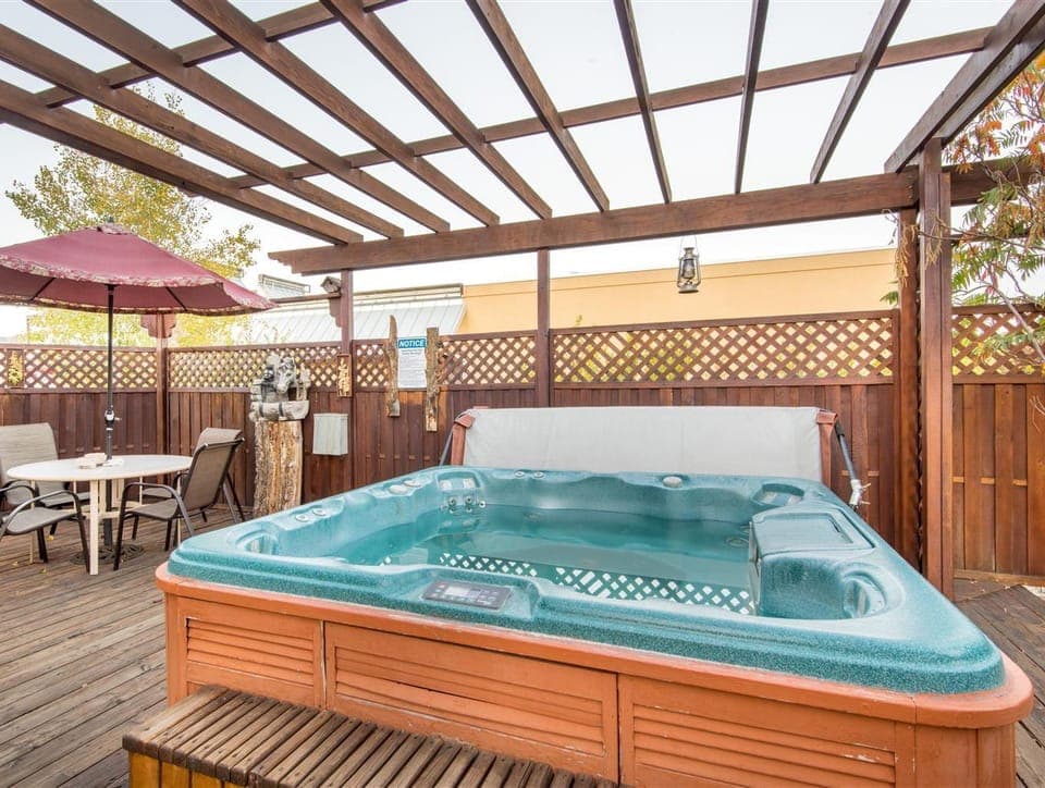 Hot tub