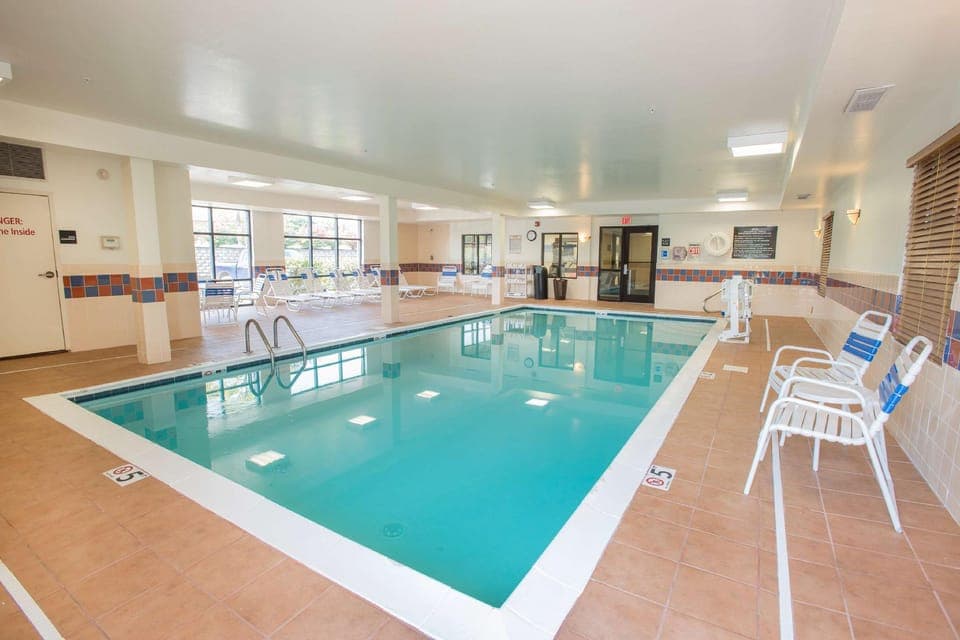 Swimming pool
