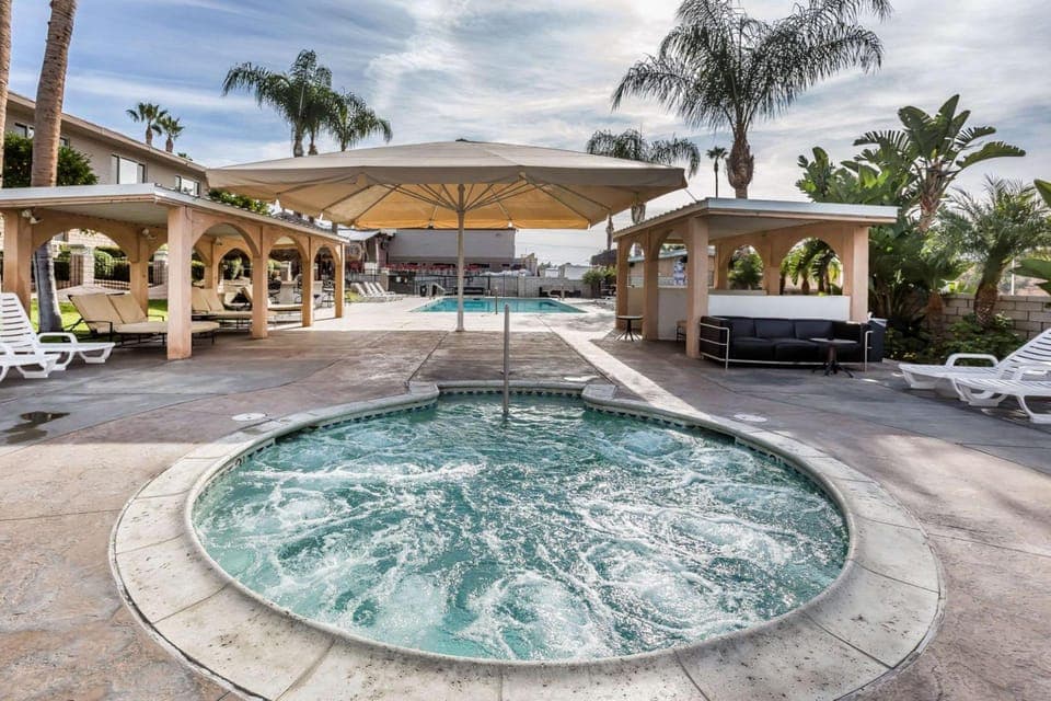 Hot tub