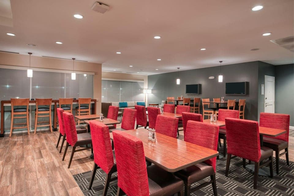TownePlace Suites by Marriott Indianapolis Airport Hotel in Indianapolis