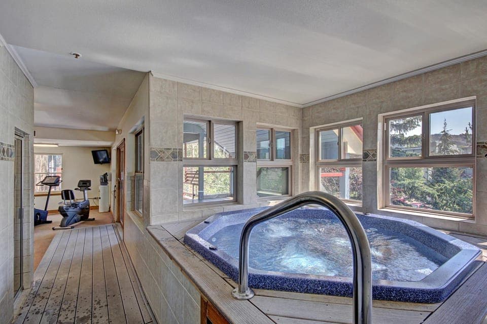 Hot tub