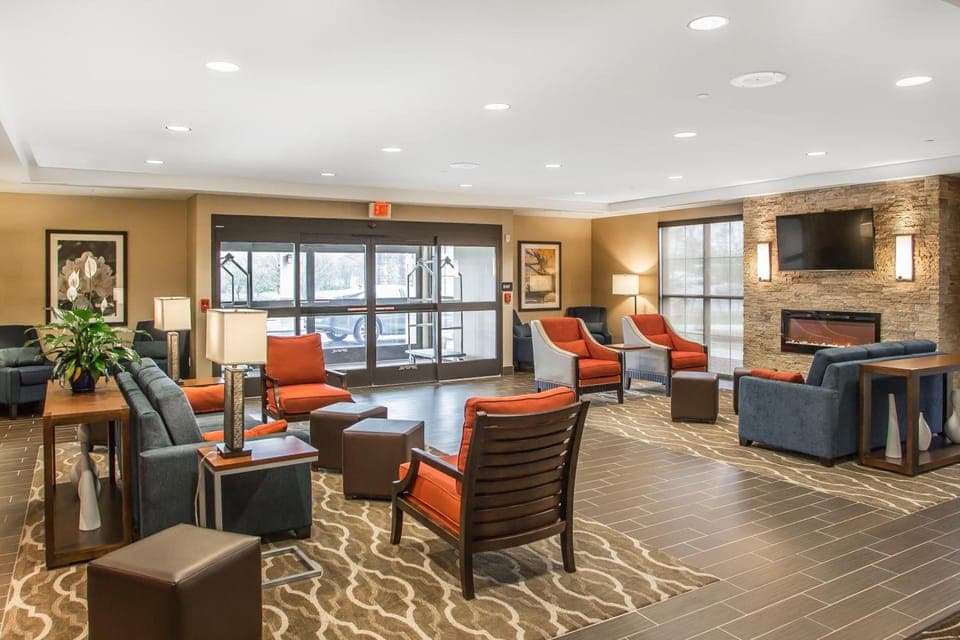 Shared lounge/TV area