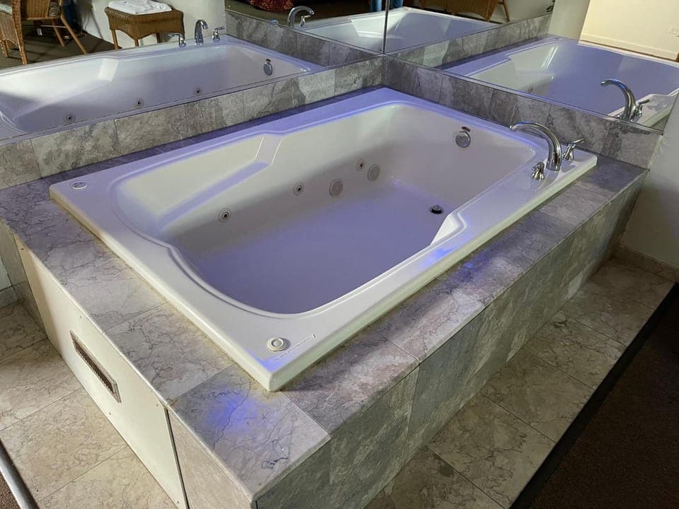 Hot tub