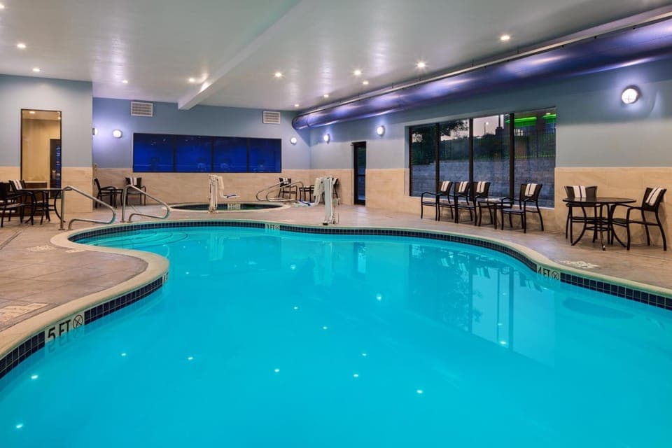 Swimming pool