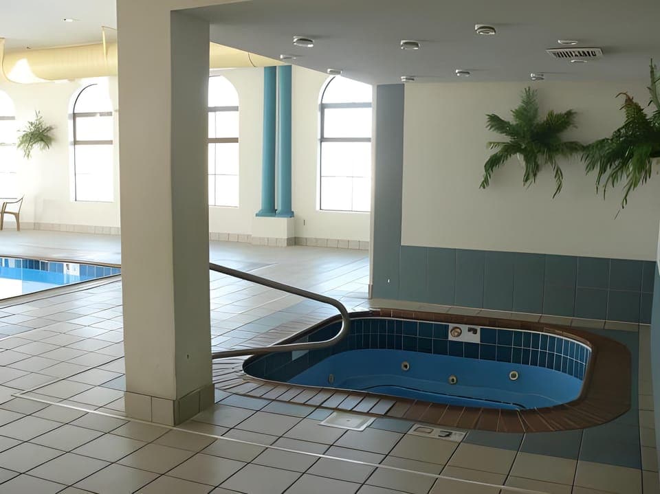 Quality Inn & Suites University Area Hotel in Muncie