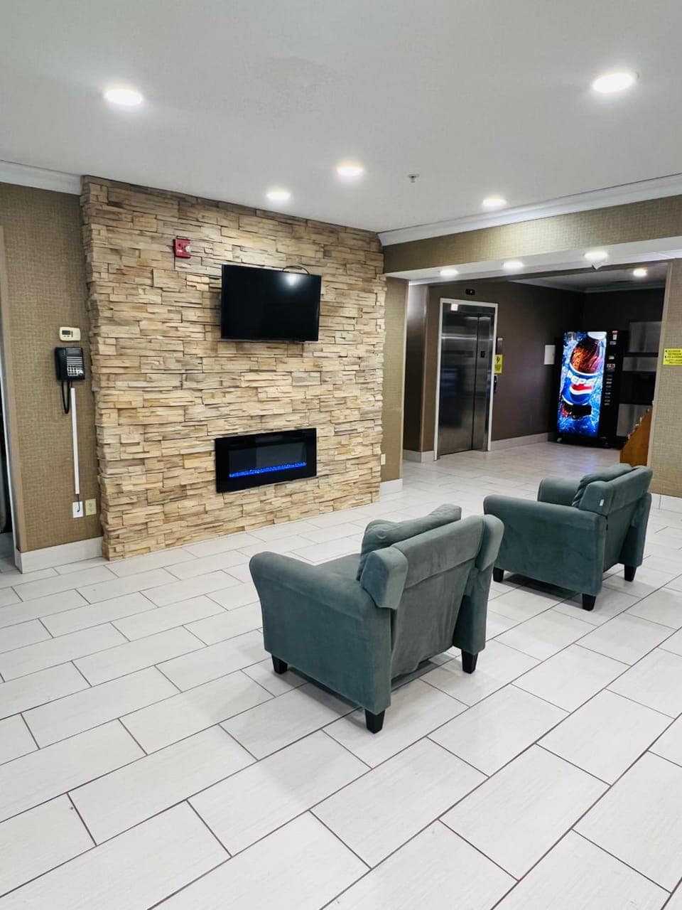 Super 8 By Wyndham South Bend Hotel in South Bend