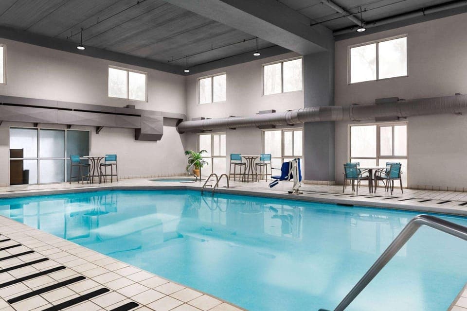 Swimming pool