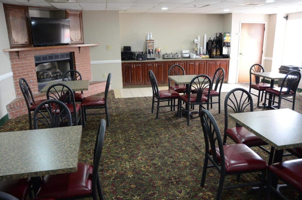 Super 8 By Wyndham Louisville/Expo Center Hotel in Louisville
