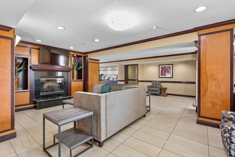 Baymont by Wyndham Madison Heights Detroit Area Hotel in Madison Heights