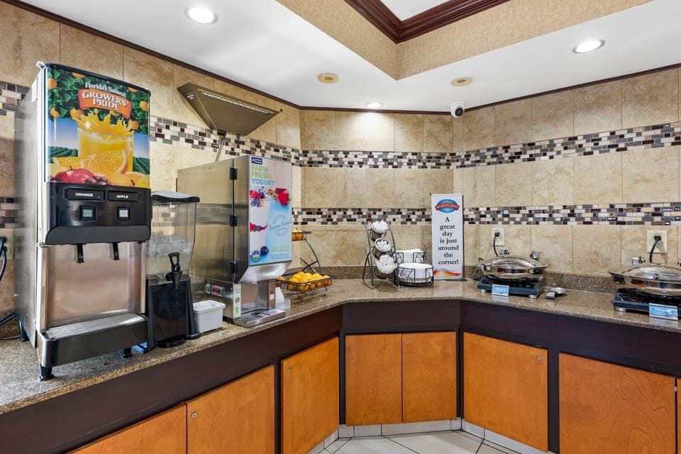 Baymont by Wyndham Madison Heights Detroit Area Hotel in Madison Heights