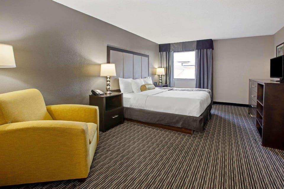 Suite room