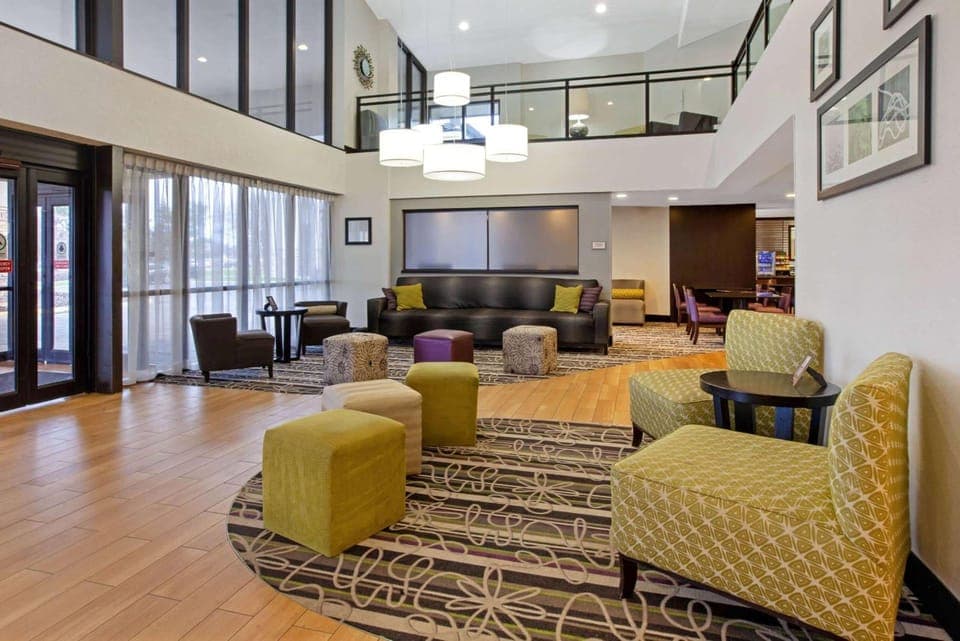 Shared lounge/TV area