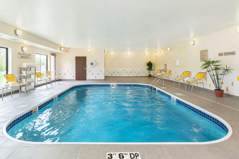 Swimming pool