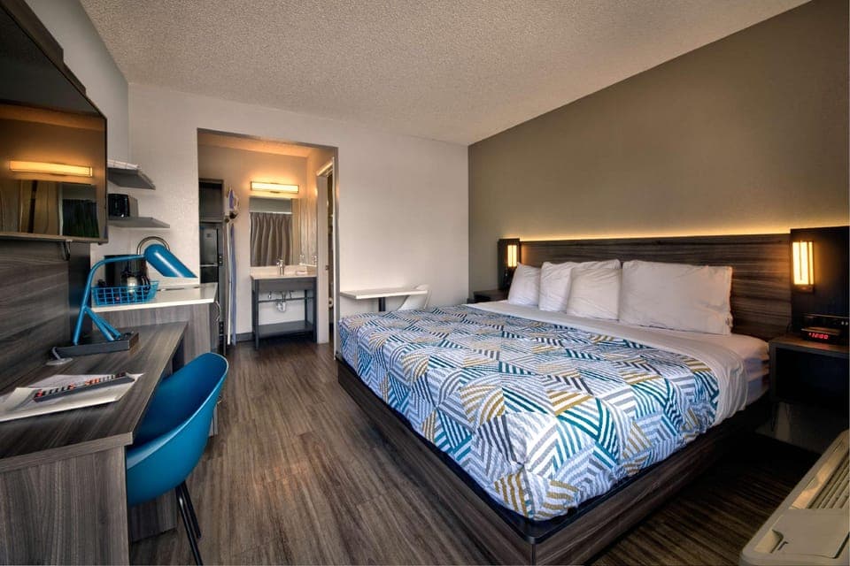 Suite room