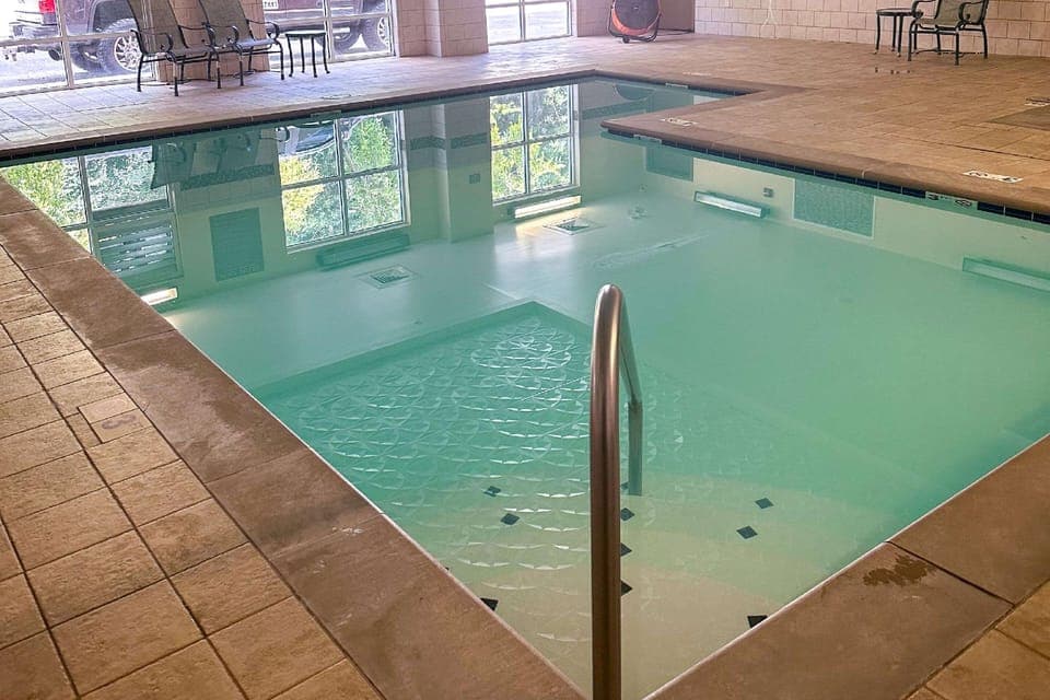 Swimming pool