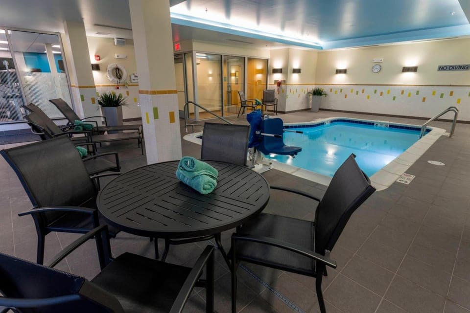 Swimming pool