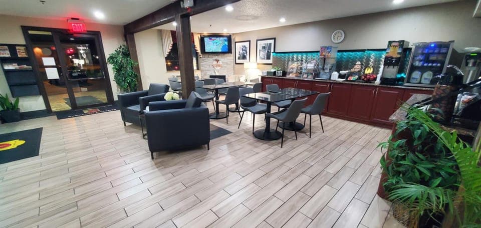 Shared lounge/TV area