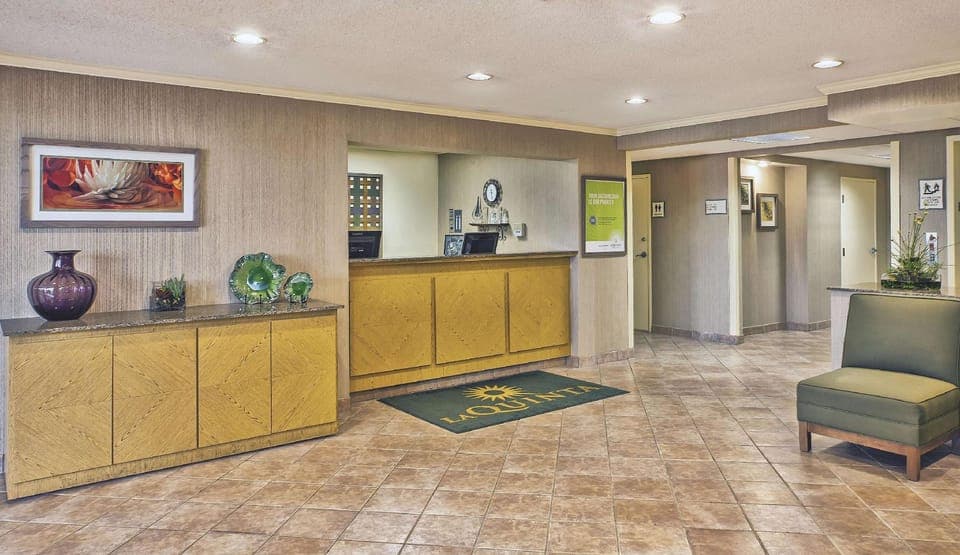 La Quinta Inn by Wyndham Toledo Perrysburg Hotel in Maumee