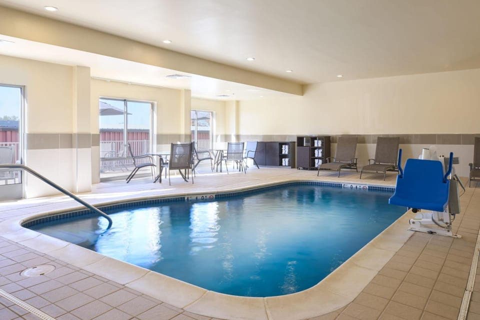 Swimming pool