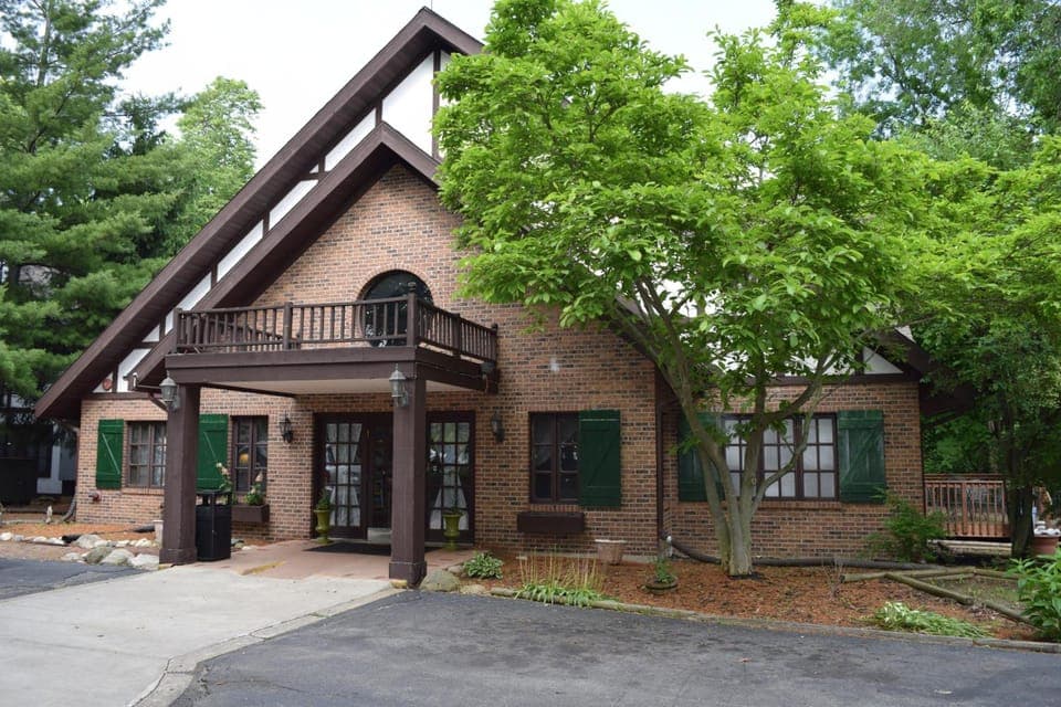 Spring House Inn Hotel in Porter