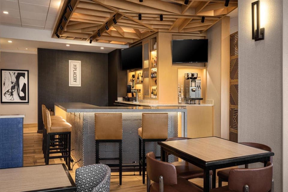 Bar/lounge