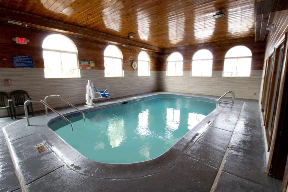 Swimming pool