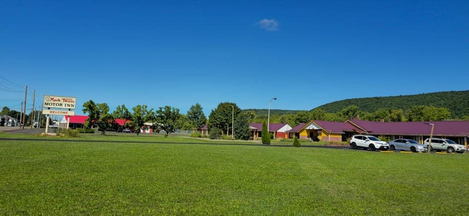 Mark Twain Motor Inn Motel in Pennsylvania