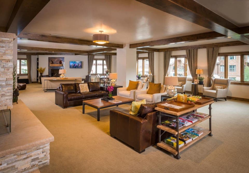 Shared lounge/TV area