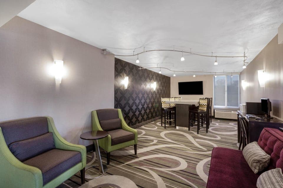 Shared lounge/TV area