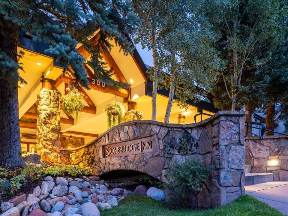 The Stonebridge Inn Hotel in Snowmass Village