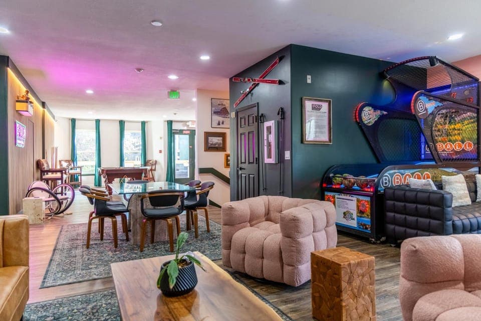 Shared lounge/TV area