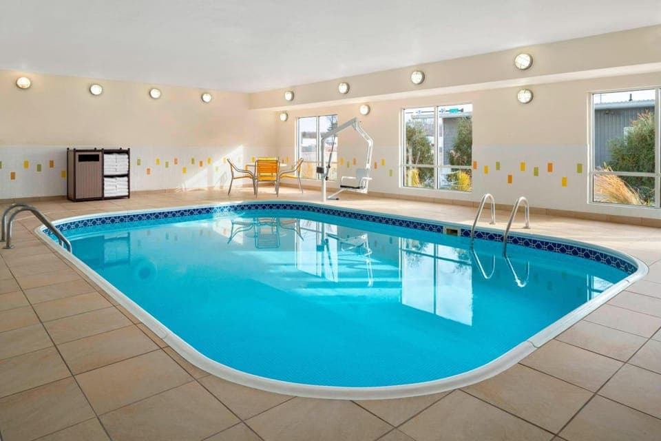 Swimming pool