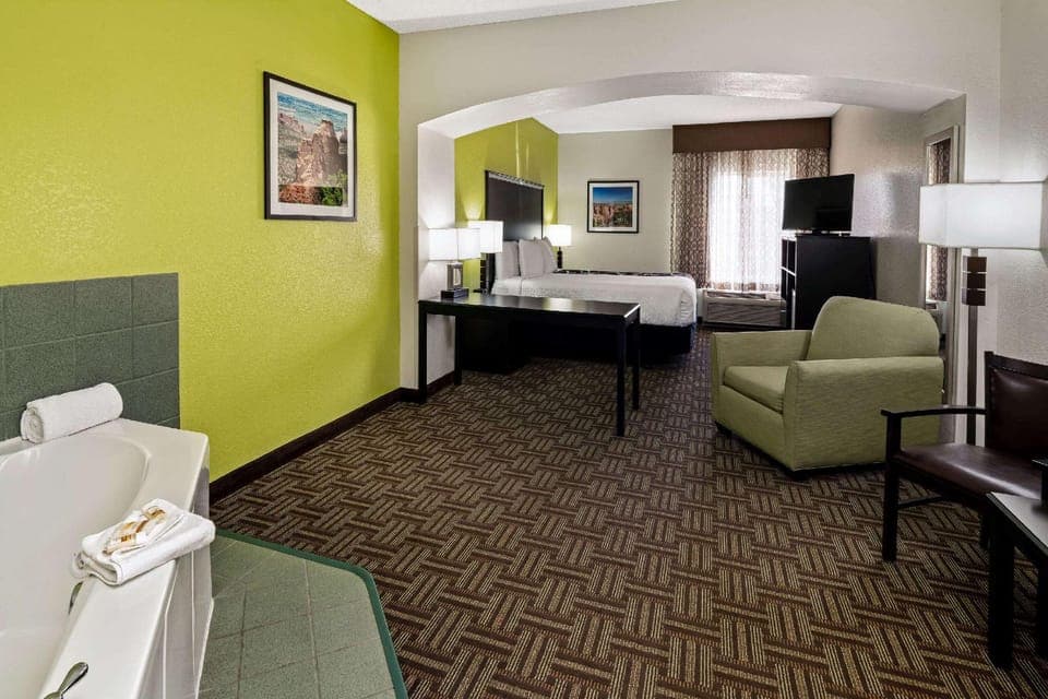 Suite room
