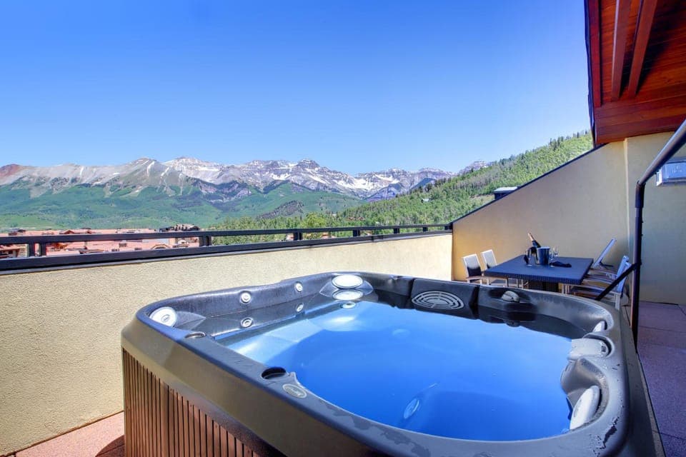 Hot tub