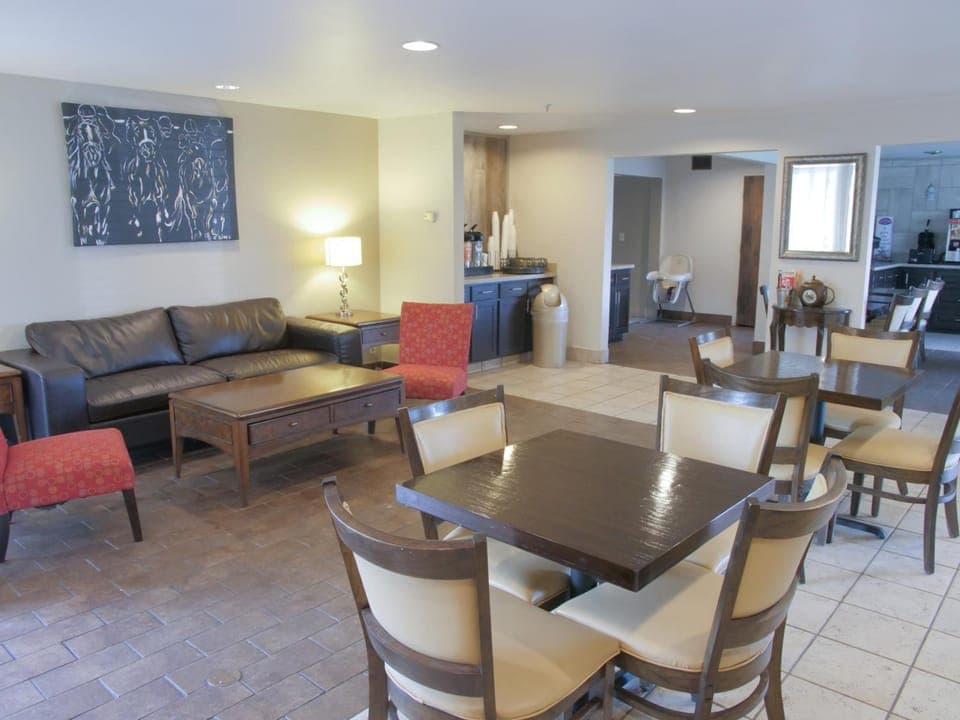 Baymont by Wyndham Louisville East Hotel in Hurstbourne