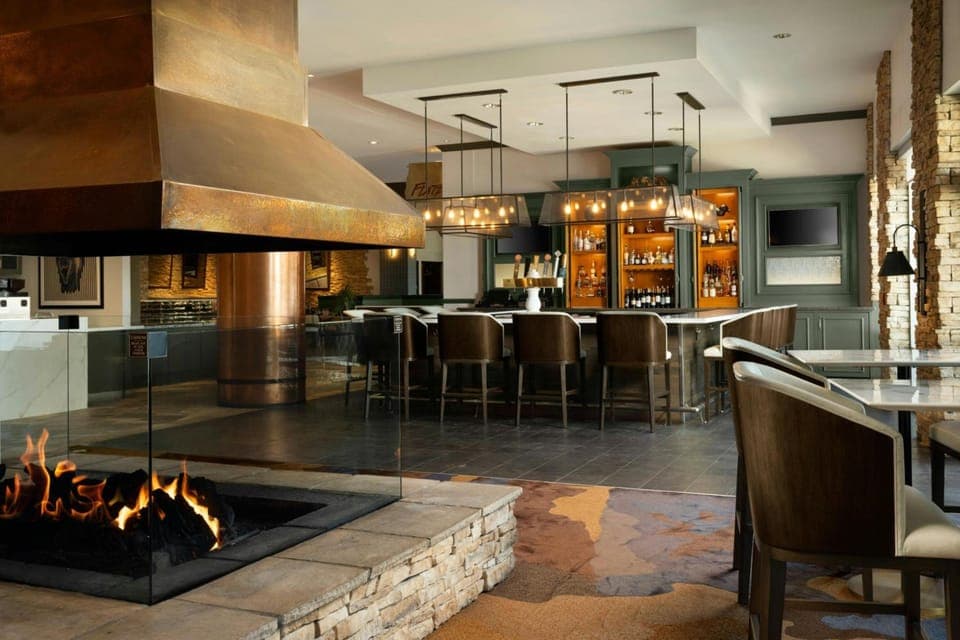 Bar/lounge