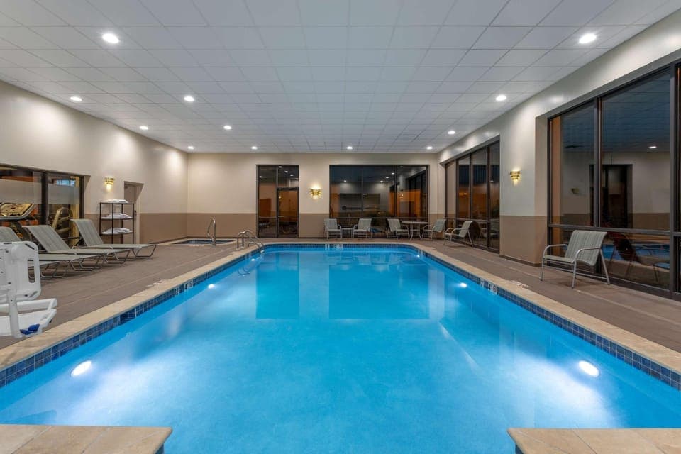 Swimming pool