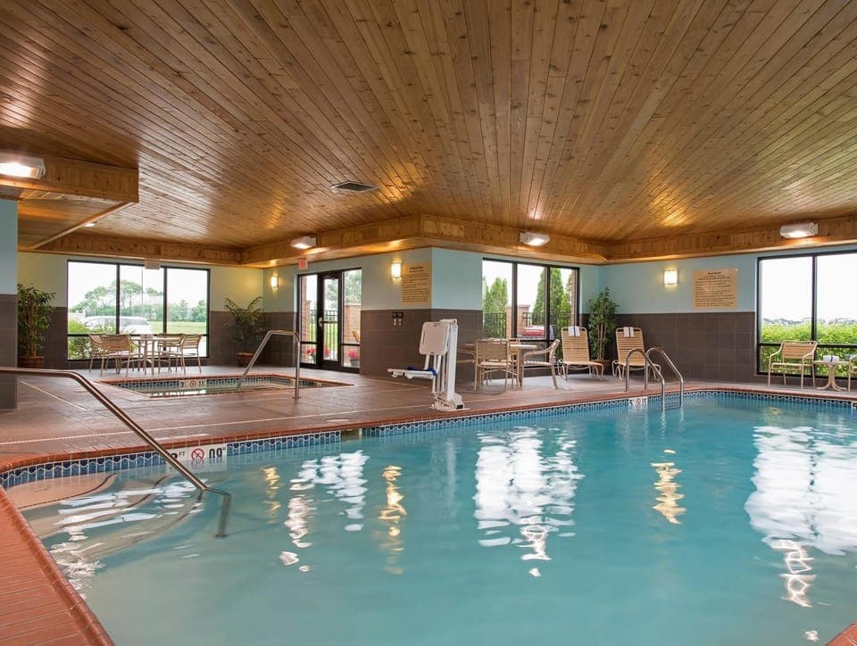 Swimming pool
