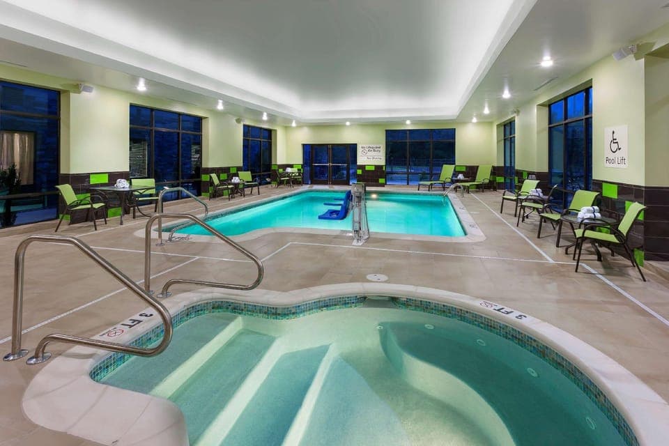 Swimming pool
