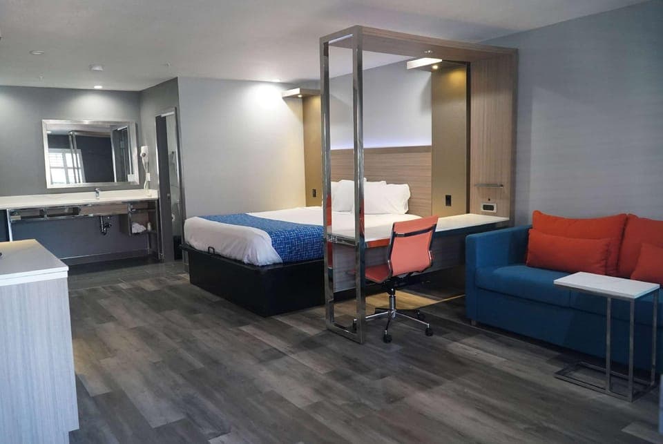 Guestroom