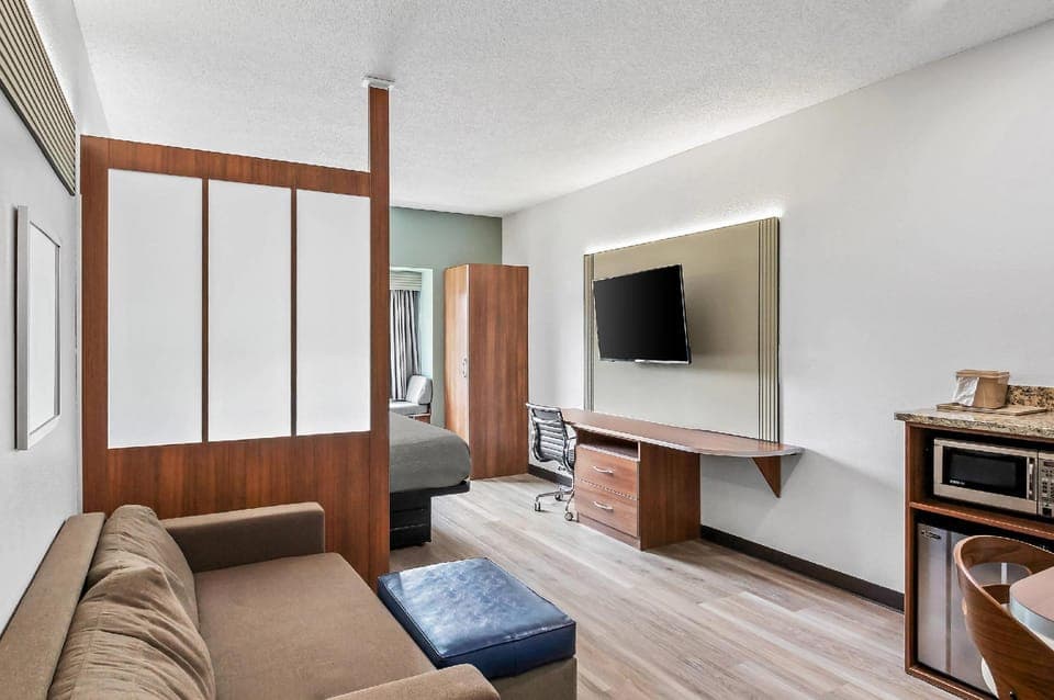 Suite room