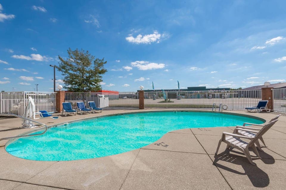 Super 8 By Wyndham Jasper Hotel in Indiana