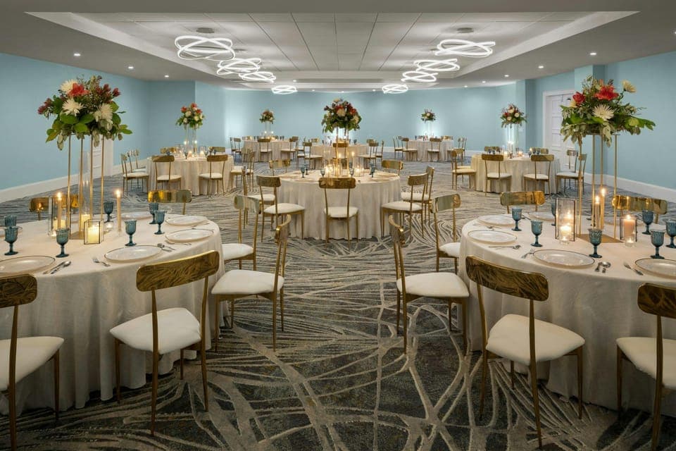 Courtyard by Marriott Nassau Downtown/Junkanoo Beach Hotel in Nassau