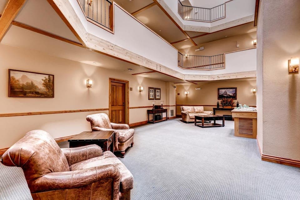 Shared lounge/TV area