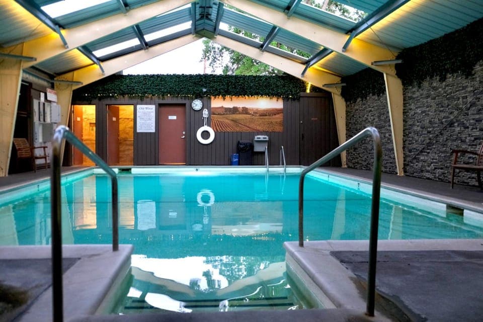 Swimming pool